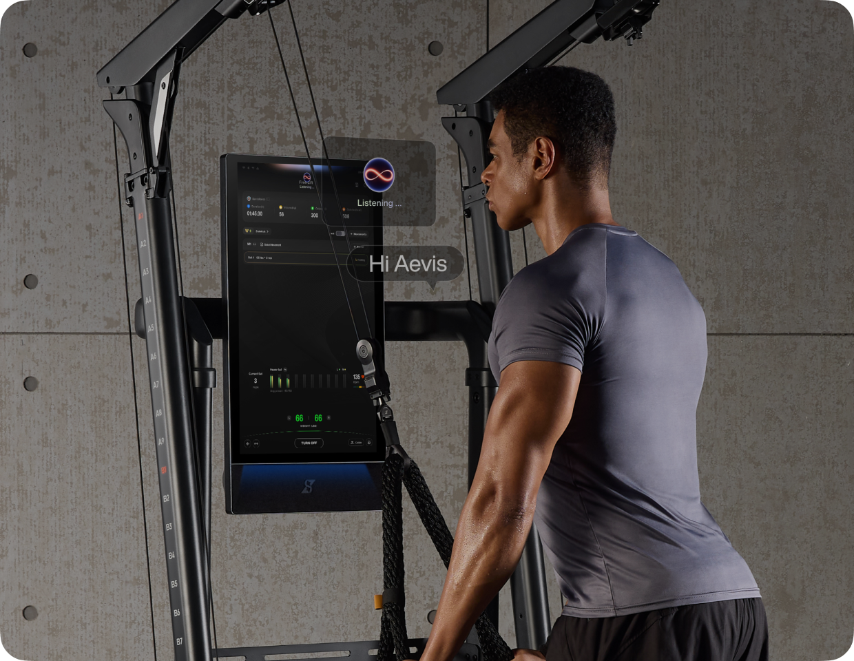 Sportler trainiert mit dem digitalen Widerstand des Gym Monster Ultra
